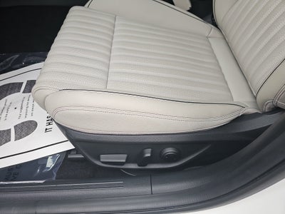 2023 Genesis G70 2.0T RWD