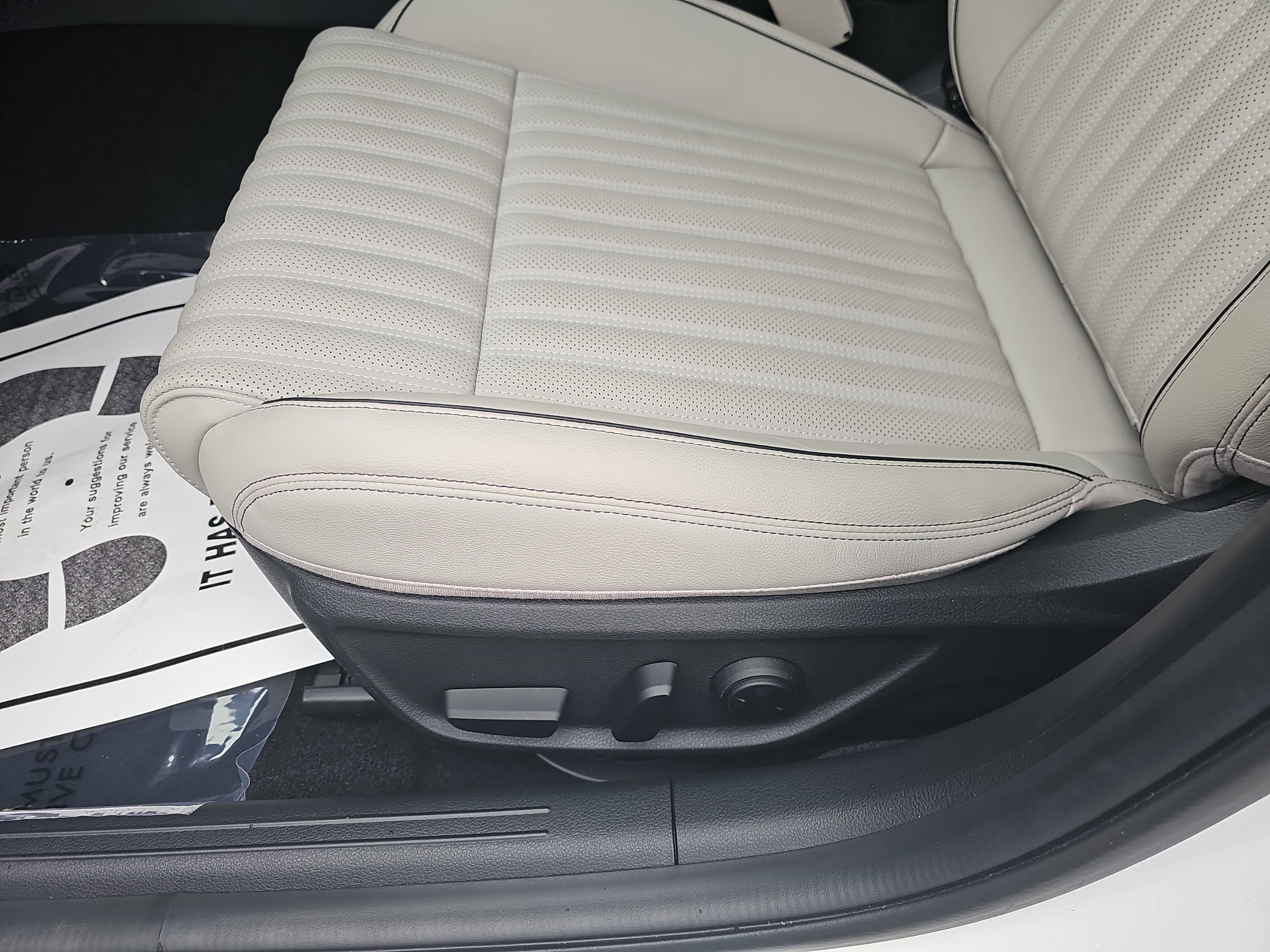 2023 Genesis G70 2.0T RWD