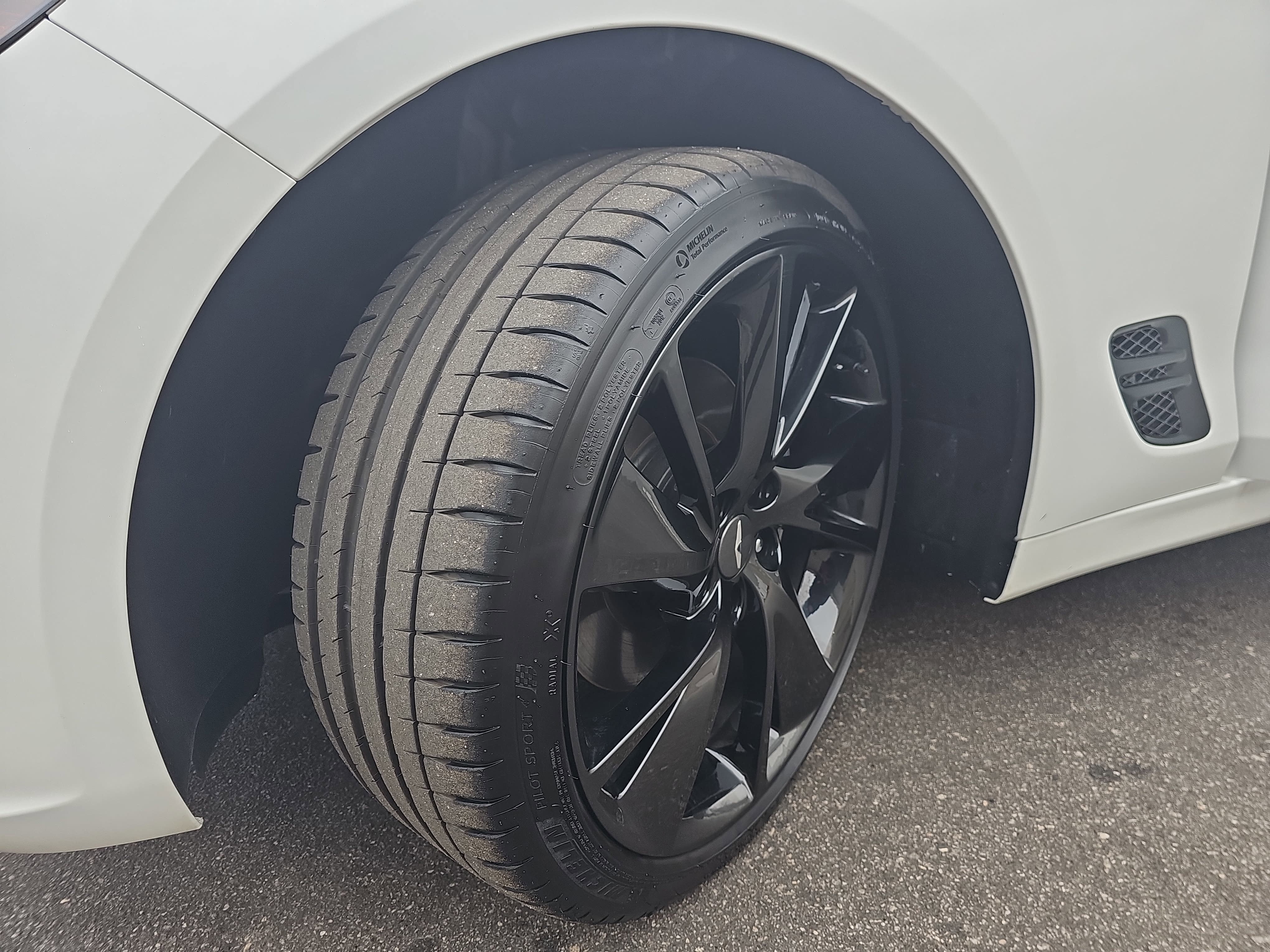 2023 Genesis G70 2.0T RWD